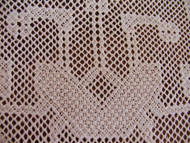 Adorable nappe à thé et ses 6 serviettes en point coupé et monogramme HV
