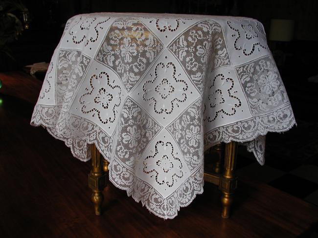 Beautiful filet and Richelieu embroidery tablecloth 1900