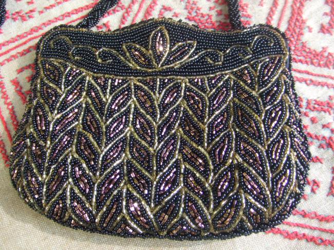So gorgeous vintage evening bag with hand-embroidered beads 1920-30