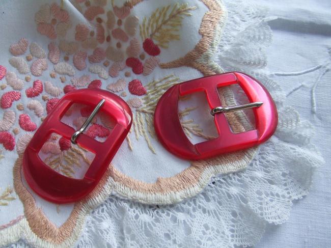 Jolie ceinture en forme ovale, effet lisse, couleur groseille transparent