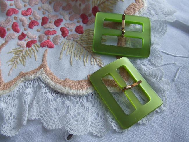 Jolie ceinture en forme rectangulaire, effet lisse, couleur vert pomme