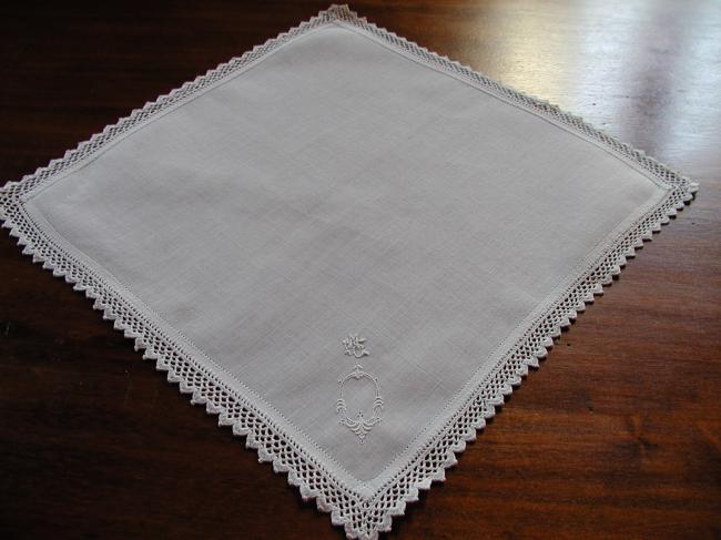 Lovely hadkerchief with monogramm MC and crochet lace