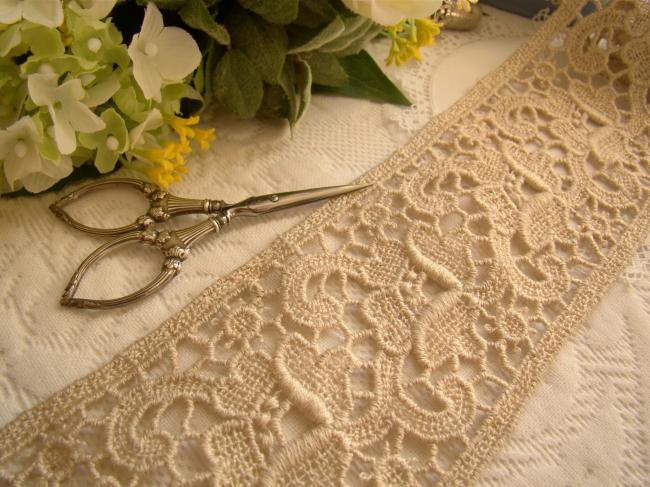 Merveilleuse dentelle mécanique d'entre-deux en coton beige 2,5m x 8cm