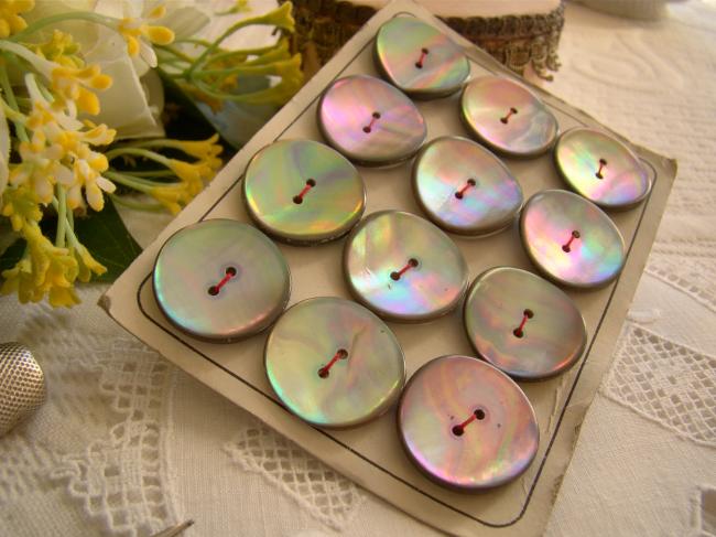 Carte ancienne de 12 boutons de nacre (burgau) grise irisée de rose & vert 22mm