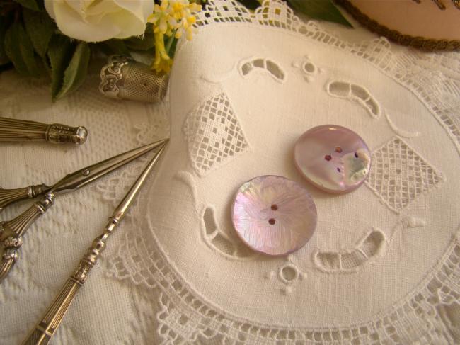 Superbe gros bouton de nacre (burgau) mauve irisée de rose & vert, 26mm