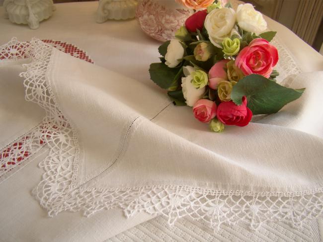 Beautiful linen tablecloth, Cherub & filet and Cluny lace 1920