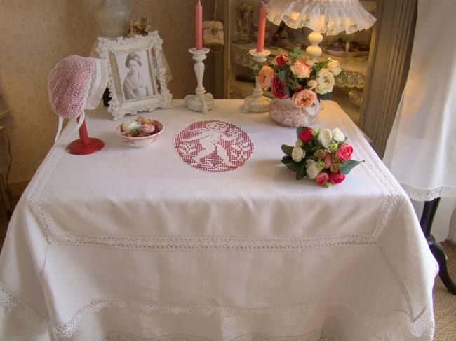 Beautiful linen tablecloth, Cherub & filet and Cluny lace 1920