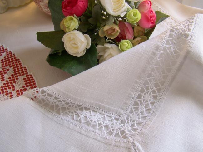 Beautiful linen tablecloth, Cherub & filet and Cluny lace 1920