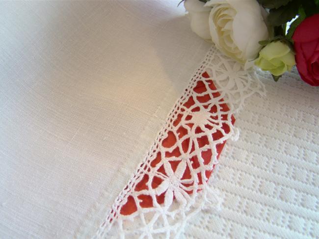 Beautiful linen tablecloth, Cherub & filet and Cluny lace 1920