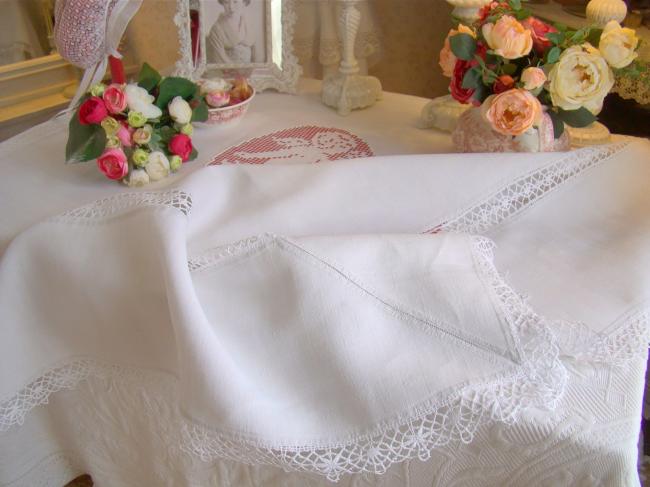 Beautiful linen tablecloth, Cherub & filet and Cluny lace 1920