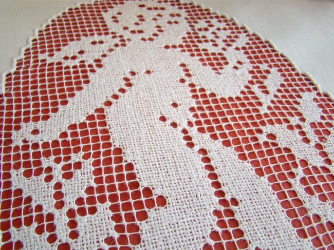 Beautiful linen tablecloth, Cherub & filet and Cluny lace 1920