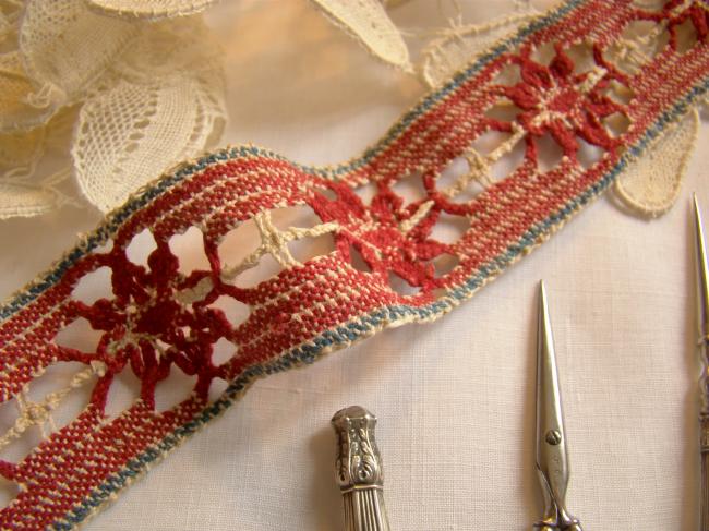 Magnifique et rare dentelle polychrome en lin réalisée aux fuseaux 1880 (1,9 m)