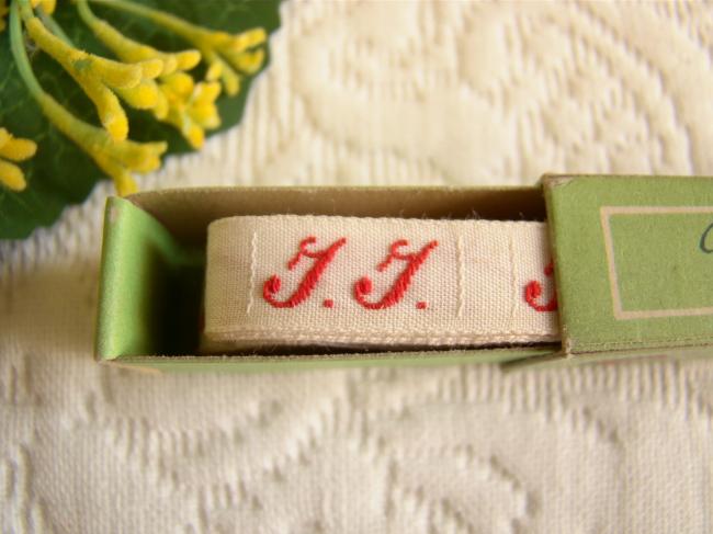 Boite de ruban blanc avec initiales 'II' tissées en rouge 1920, Marque Ary