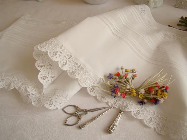 Superbe bas de jupon avec broderie anglaise faite à la main 1900