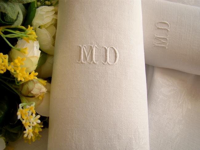 Lovely tablecloth & its 6 serviettes in damask linen 1890-1900