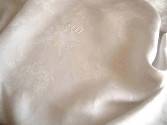 Lovely tablecloth & its 6 serviettes in damask linen 1890-1900