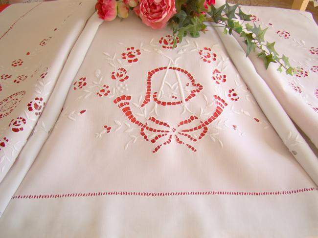 Magnifique drap de mariage, rinceaux de fleurs ajourées et dentelle de Venise