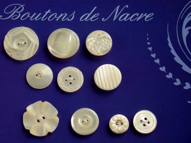 Jolie collection de 10 boutons anciens en nacre blanche 1900-20