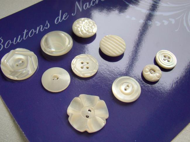 Jolie collection de 10 boutons anciens en nacre blanche 1900-20