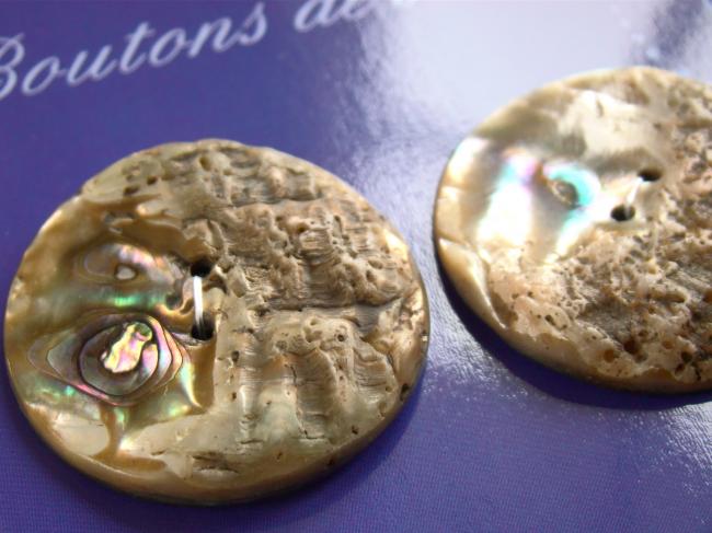 2 superbes gros boutons ancien de nacre en Ormeau (Abalone) en 40mm