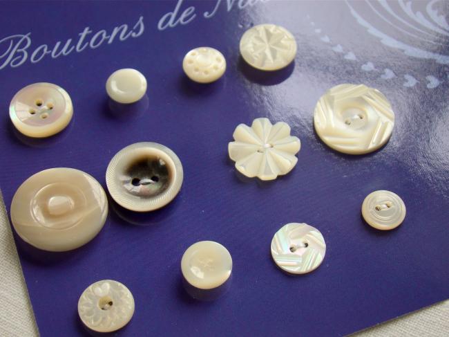 Jolie collection de 12  boutons anciens en nacre blanche 1900-20