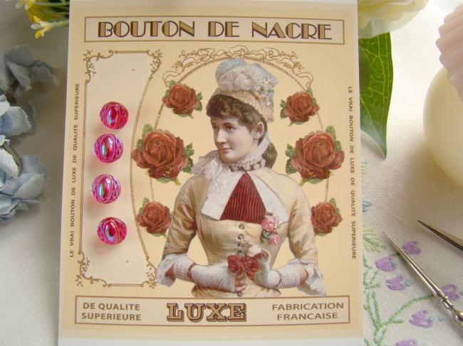 Adorable carte de 4 boutons anciens en verre irisé rose-rouge Ø 10mm