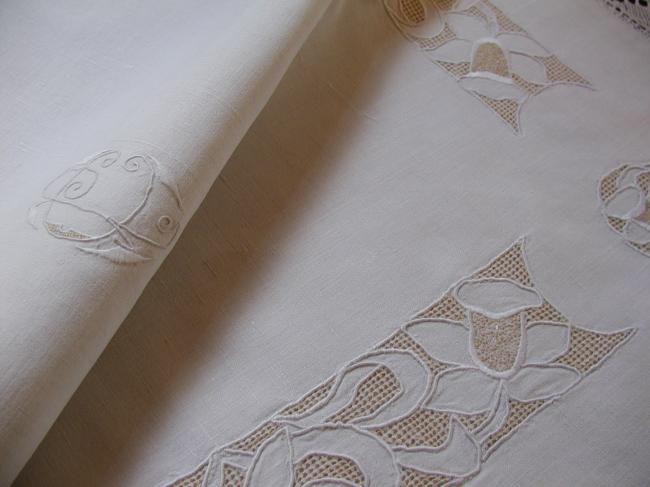 A lovely pillow cases in linen with hand-embroidered monogram & daffodils