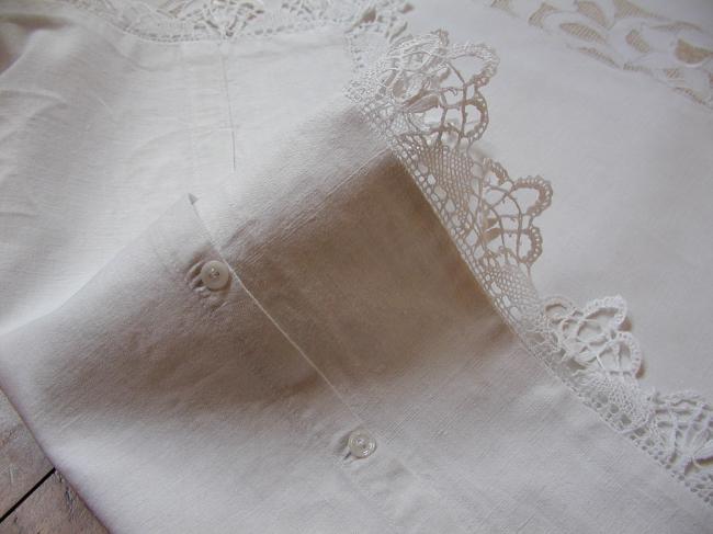 A lovely pillow cases in linen with hand-embroidered monogram & daffodils