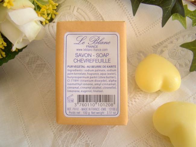 Adorable savon enveloppé parfumé au Chèvrefeuille, 100grs