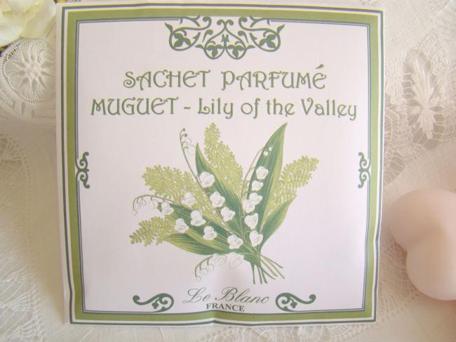 Charmant Sachet parfumé au Muguet, décor encadré Art Nouveau