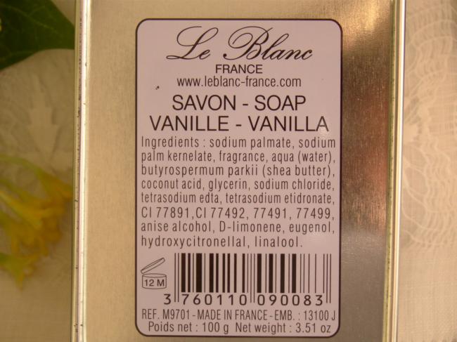 Adorable boîte rectangulaire décorée avec son savon parfumé à la Vanille