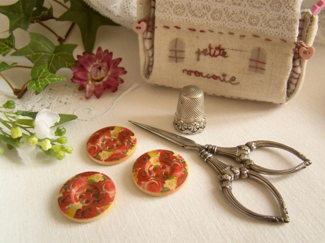 Adorable bouton en bois imprimé de roses rouges  Ø 25mm