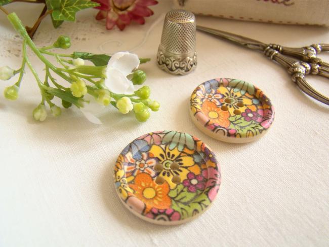 Adorable gros bouton en bois imprimé fleurs couleurs psychédéliques  Ø 30mm