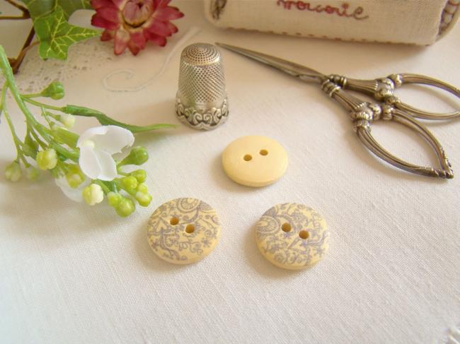 Adorable petit bouton en bois, motif petit coeurs bleu lavande Ø 18mm