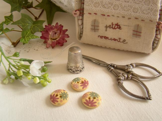 Adorable petit bouton en bois, motif marguerites multicolores Ø 15mm