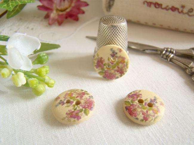Adorable petit bouton en bois, motif petites fleurs et feuillage Ø 15mm