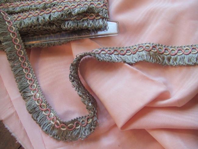 Très beau galon passementerie boucle gris perle & lézarde rose et blanc