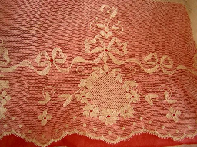 Somptueux volant en tulle rebrodé de rubans & fleurs en fil de soie 4,28m x 53cm