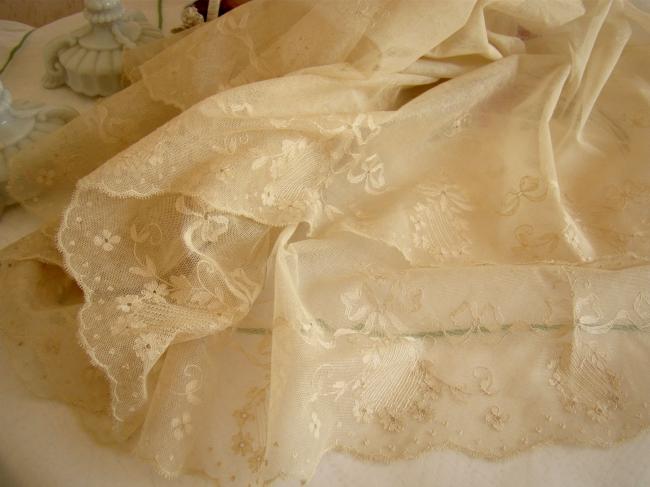 Somptueux volant en tulle rebrodé de rubans & fleurs en fil de soie 4,28m x 53cm