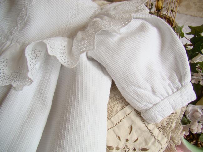 Charmante robe de baptême en piqué de coton & broderie festonnée 1920