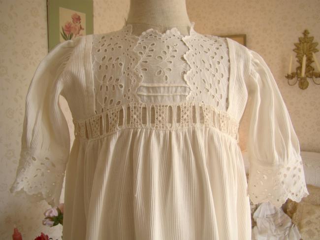 Gracieuse robe de baptême en piqué de coton & broderie anglaise 1920