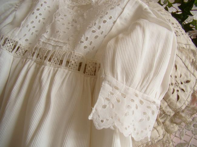 Gracieuse robe de baptême en piqué de coton & broderie anglaise 1920