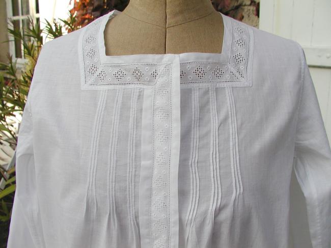 Sweet night gown in pure fine cotton with white broderie anglaise