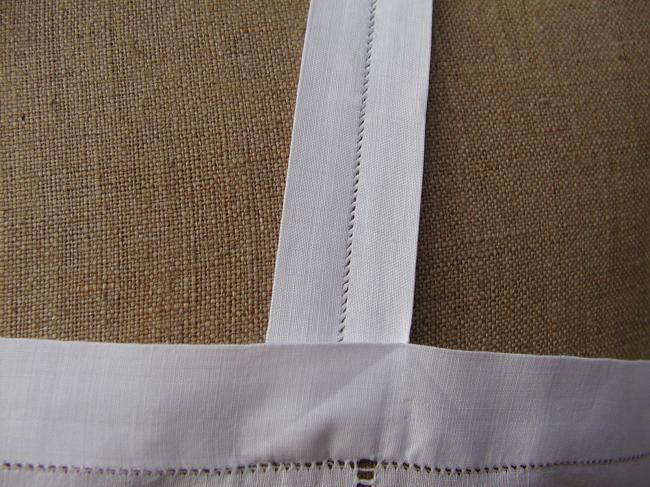 Sweet day gown in pure fine linen cambric with white hand-embroidery