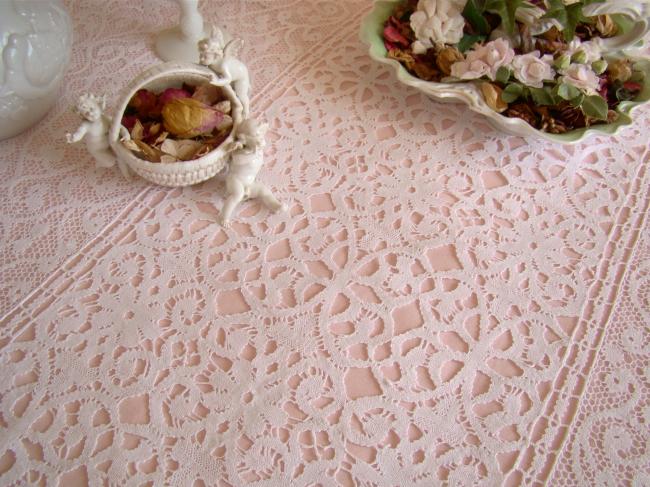 Exceptional huge tablecoth in handmade Cluny lace from Puy en Velay