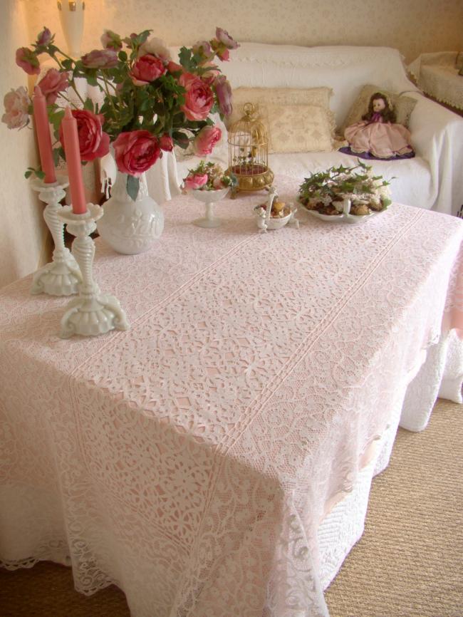 Exceptional huge tablecoth in handmade Cluny lace from Puy en Velay