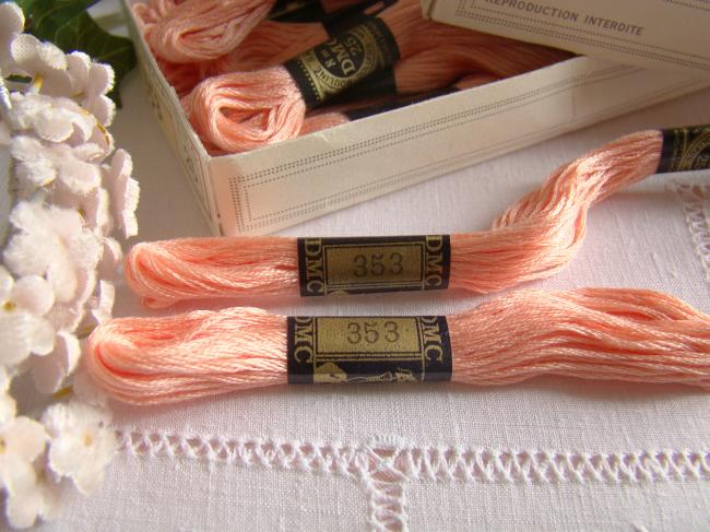 Echeveau Coton mouliné spécial DMC n°25, couleur 'Rose des Sables' N°353