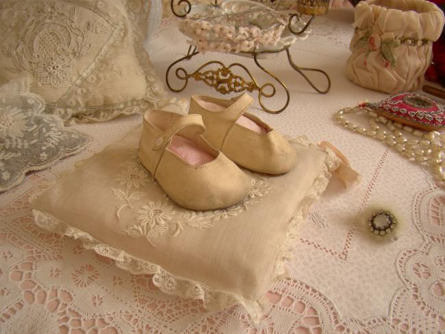 Lovely old pair of doll shoes in leather #14