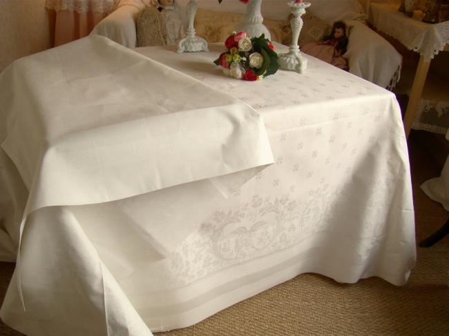 Somptuous Banquet tablecloth in linen damask, golden aigle & acanthus, mono LL