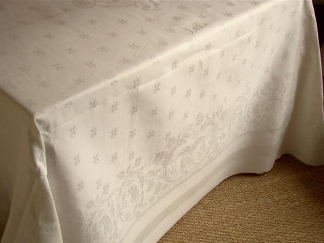 Somptuous Banquet tablecloth in linen damask, golden aigle & acanthus, mono LL